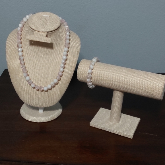 Elegant Pink and White Glass Bead Jewelry Set - Picture 2 of 5